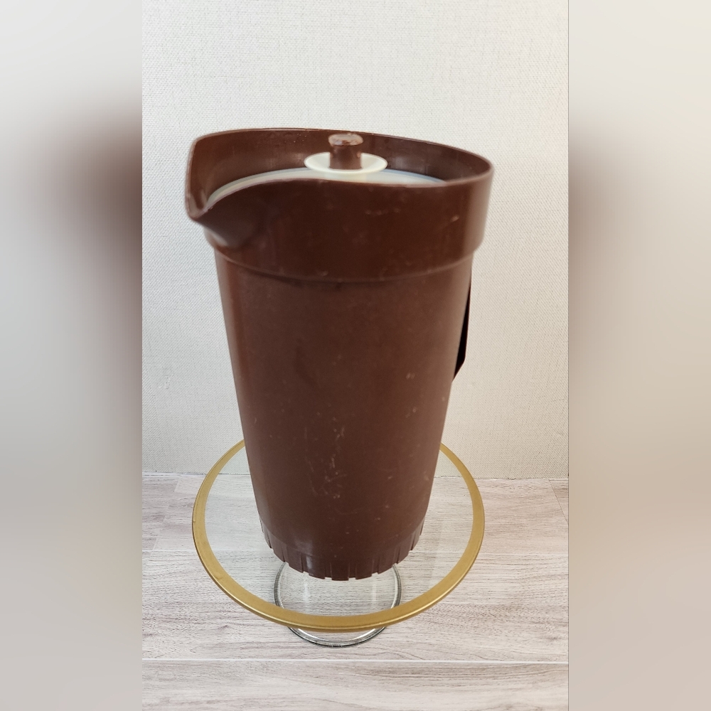 Vinþage Tupperware Pitcher